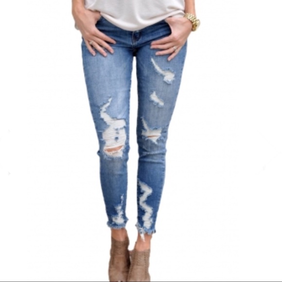 Denim - HP❤️ Distressed Skinny Jeans